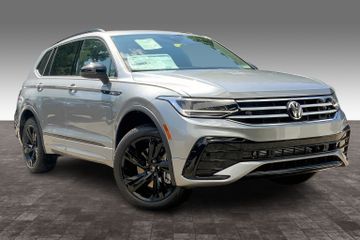 New 2023 Volkswagen Tiguan 2.0T SE R-Line Black 4D Sport Utility in  Willoughby Hills #V23281 | Eastside Volkswagen
